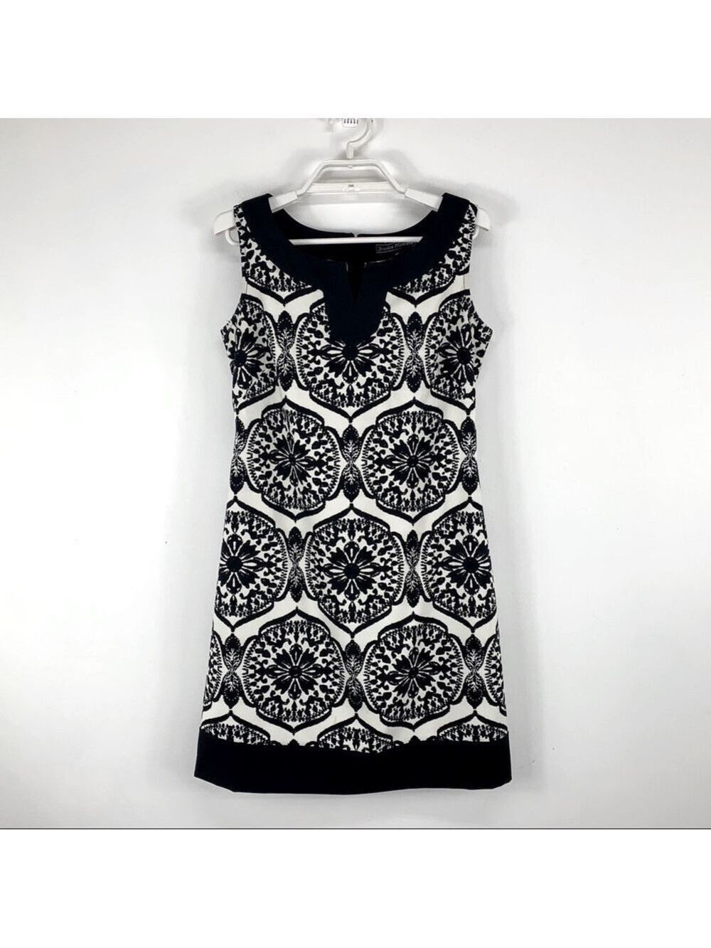 Jessica Howard Medallion Shift Summer Dress.